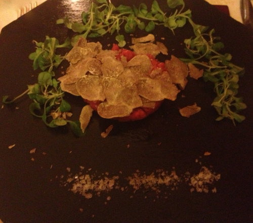 Beef tartare with white truffles