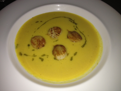 Creamy soup with scallops